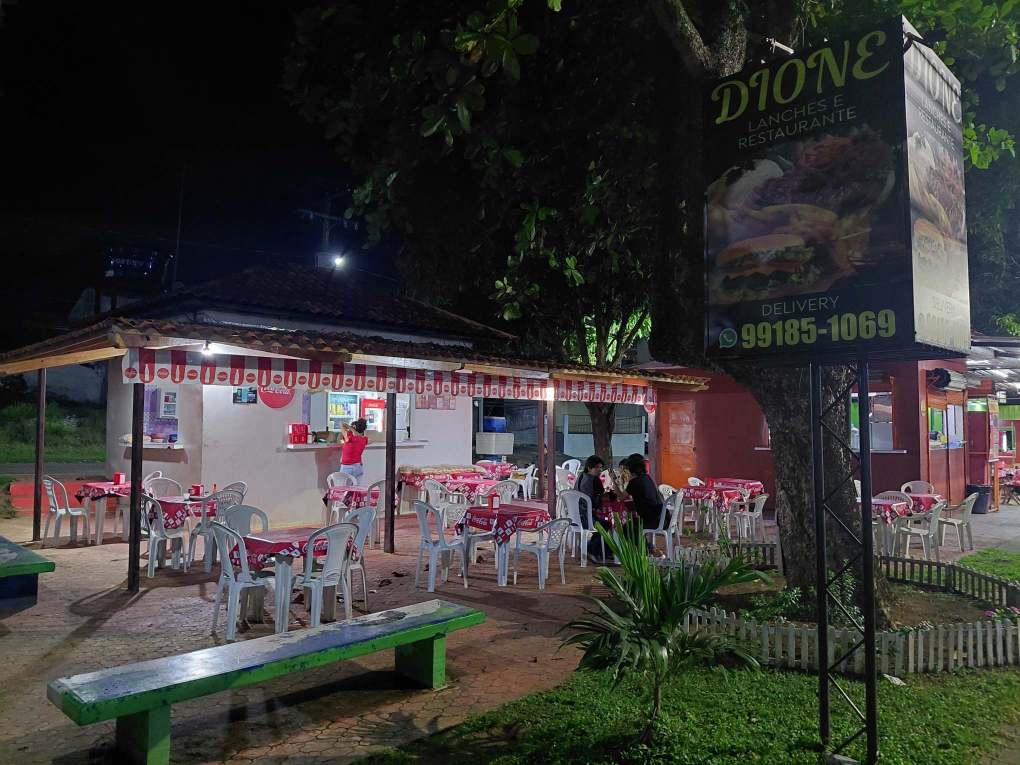 Dione Lanches: uma trajetória construída entre trabalho, perda e continuidade em Manacapuru