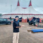 Circo Broadway em Manacapuru com estrutura montada e público chegando para o espetáculo