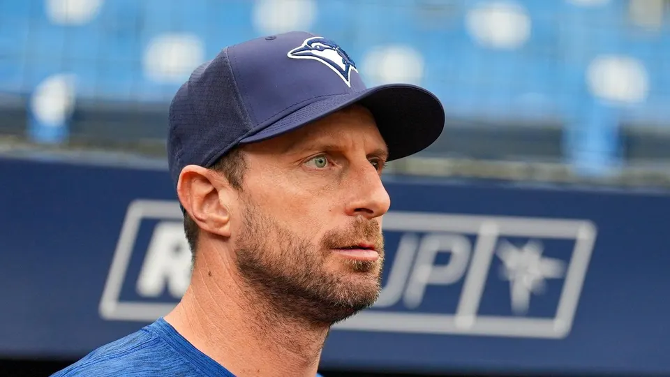 Lenda dos Blue Jays envia mensagem de aposentadoria após nova lesão