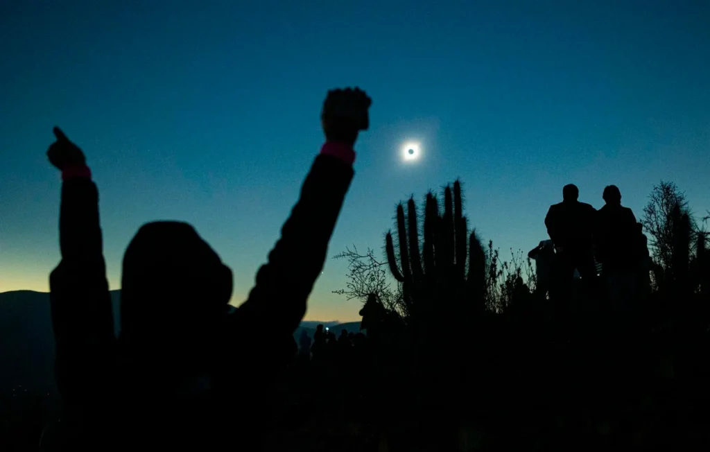 Opções de luxo de última hora para o eclipse solar total de 12 de agosto de 2026