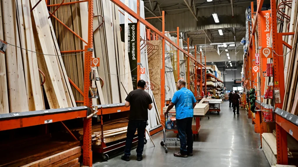 Home Depot diz que proprietários de imóveis seguem resistentes à alta dos combustíveis; vendas sobem 5%