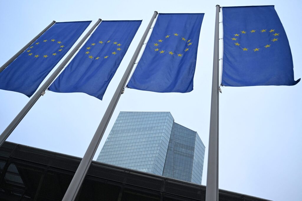 UE ajustará previsões e espera pressão inflacionária após choque ligado ao Irã