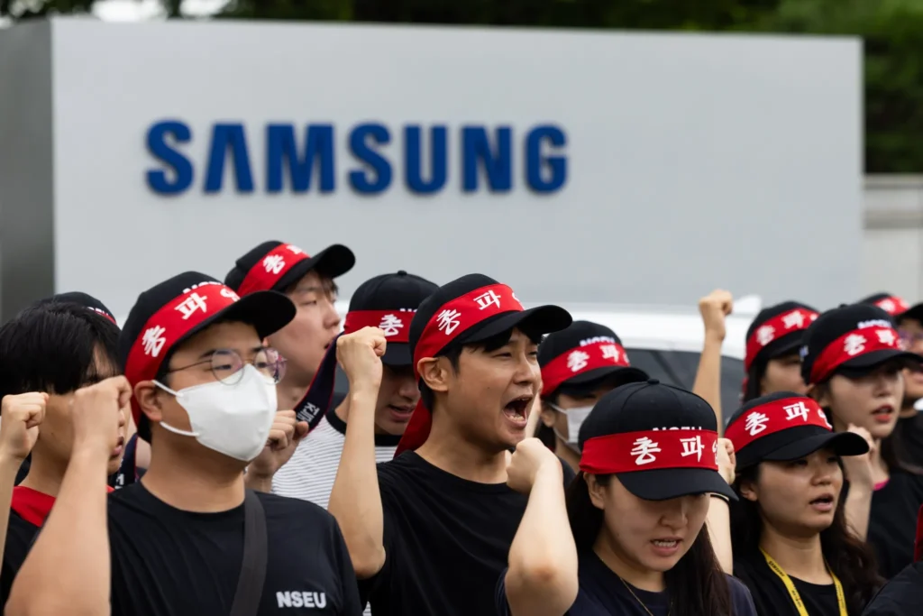 Greve de quase 45.000 trabalhadores da Samsung nas fábricas de memória ameaça cadeia de suprimentos da IA