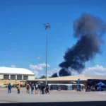 Quatro tripulantes ejetam-se com segurança após colisão entre dois jatos da Marinha em show aéreo em Idaho