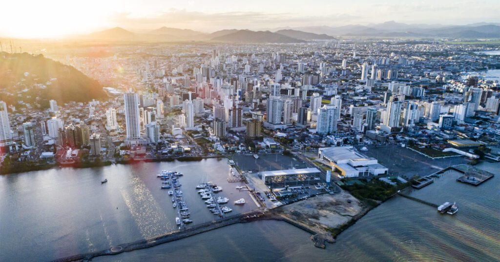 Com setor náutico em expansão, Itajaí amplia cadeia de serviços e atrai novas operações de venda de embarcações