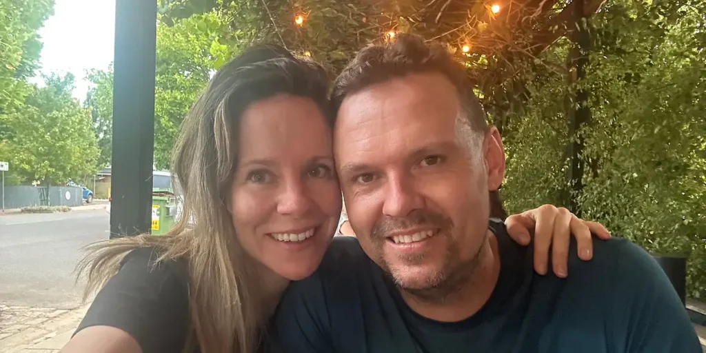 Família de cinco se muda para a Gold Coast para ficar com os pais e tenta preservar ritmo do interior